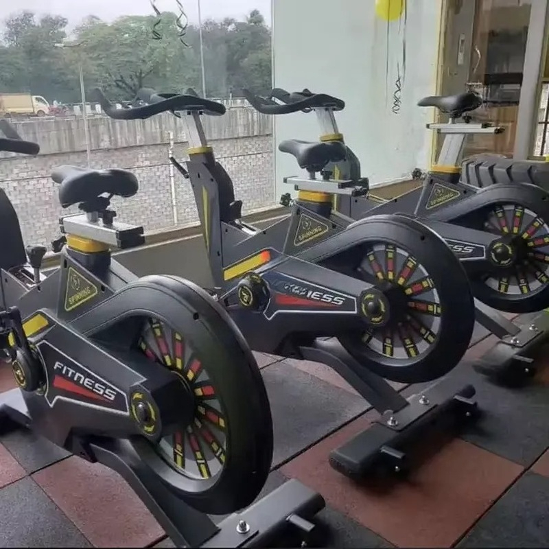 Profesjonalny rower spinningow – Home Gym Equipment recenzja i cena