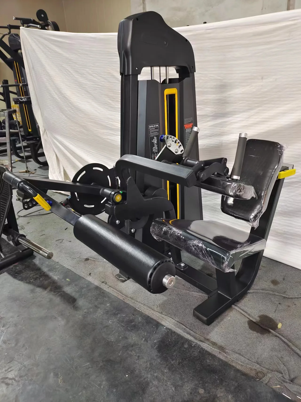 Sprzęt do ćwiczeń na siłowni,  – Home Gym Leg Extension recenzja i cena