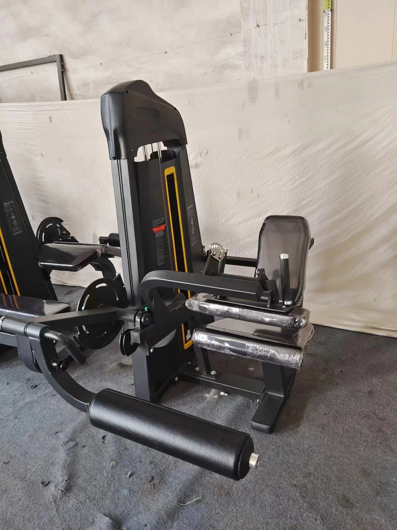 Sprzęt do ćwiczeń na siłowni,  – Home Gym Leg Extension recenzja i cena